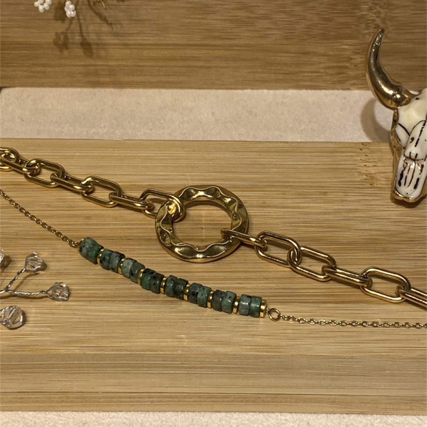 Bracelet en acier inoxydable doré avec chaîne épaisse et perles vertes - Cap-Nature
