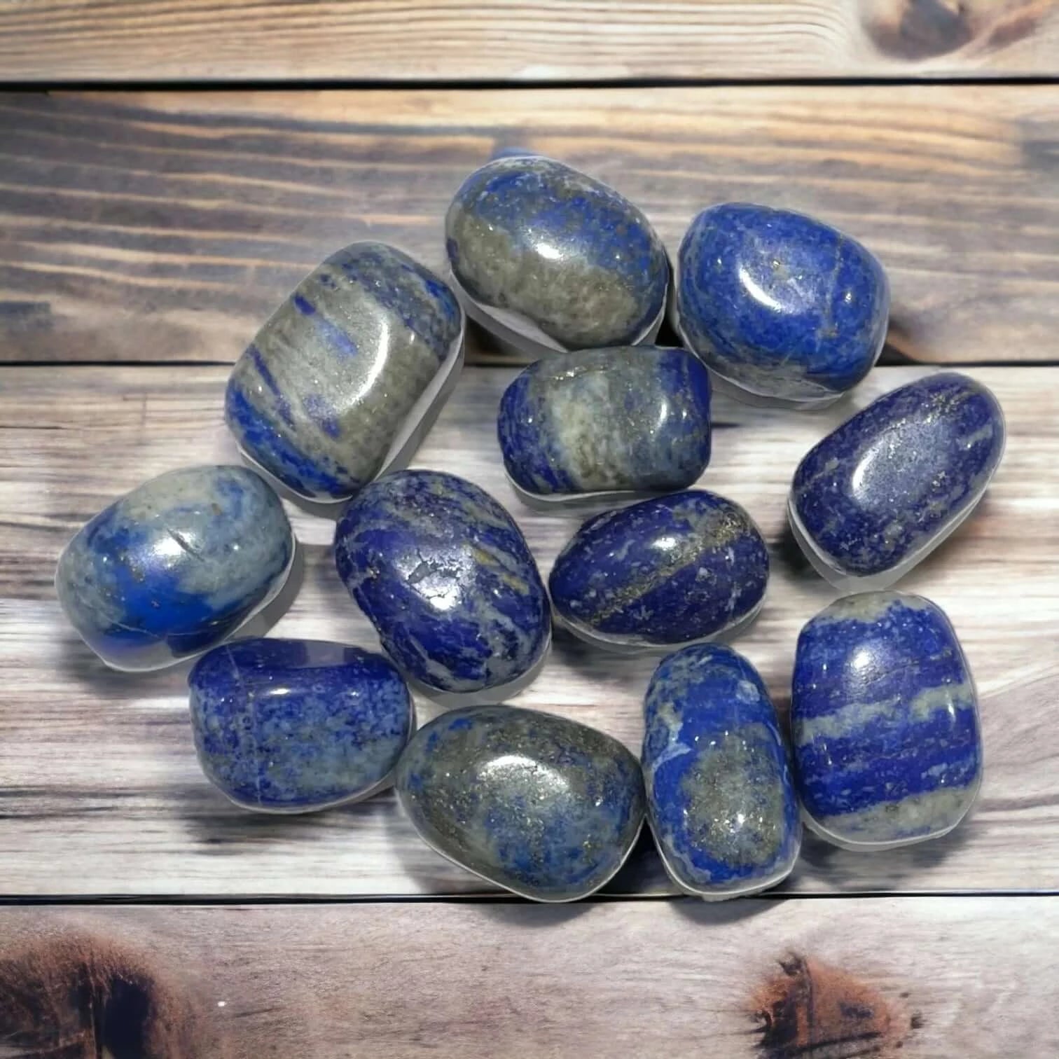 Pierre de lapis-lazuli roulée