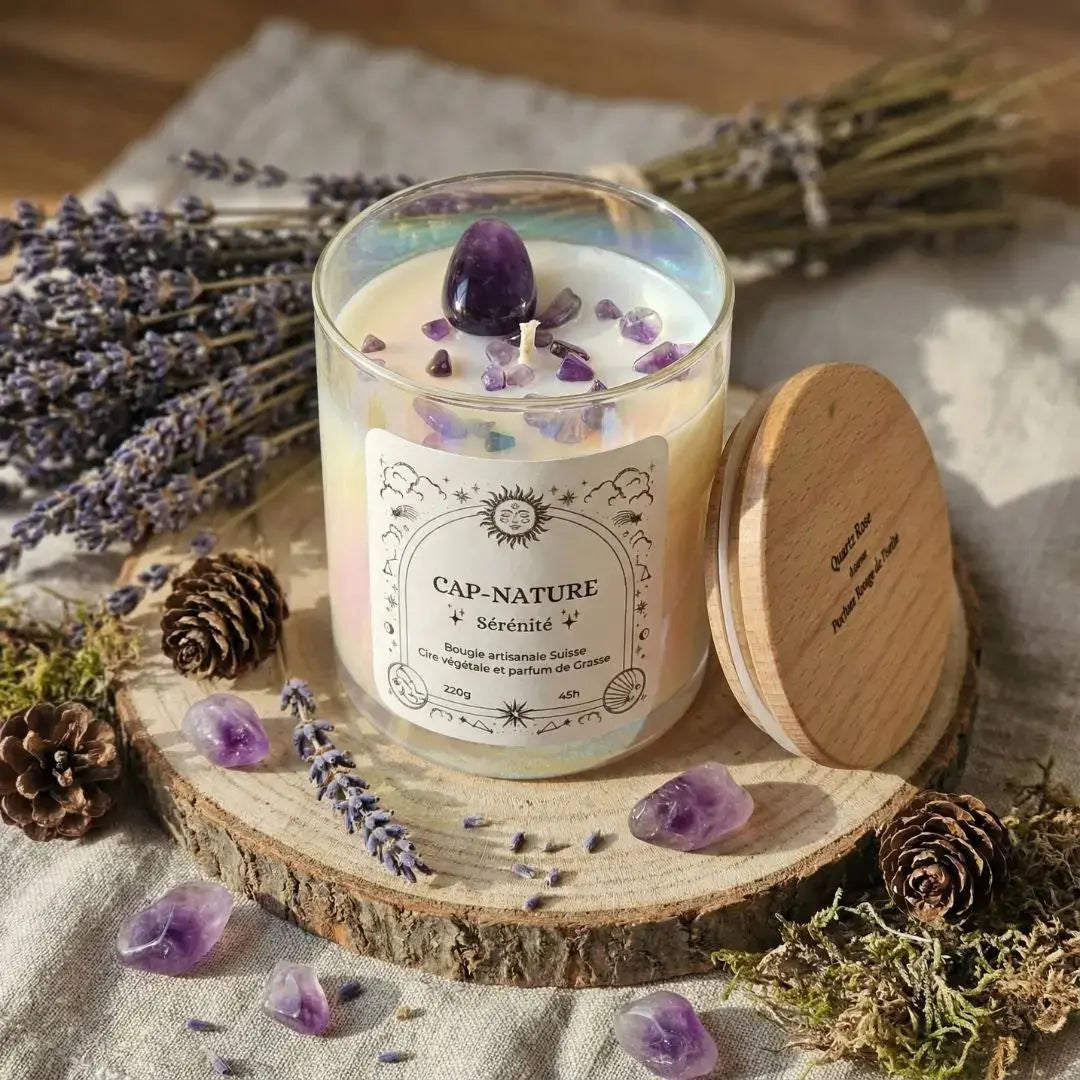 Bougie améthyste Cap-Nature avec véritable pierre semi-précieuse violette, fabrication suisse