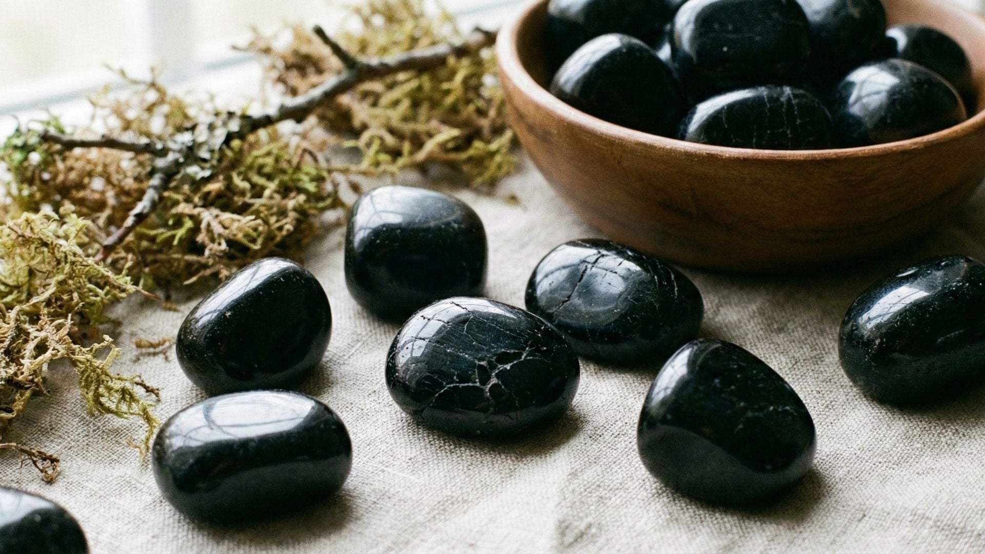 bienfaits de la tourmaline noire pour la protection émotionnelle et l’ancrage au quotidien
