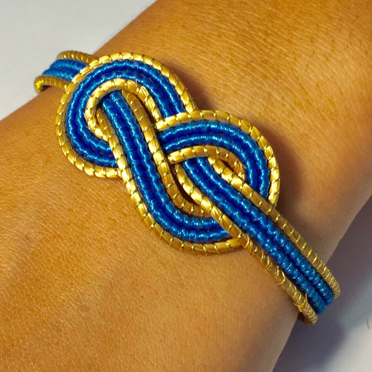 Bracelet Symbole de l'Infini en Or Végétal avec Fibre de Palmier Buriti Teintée Bleu