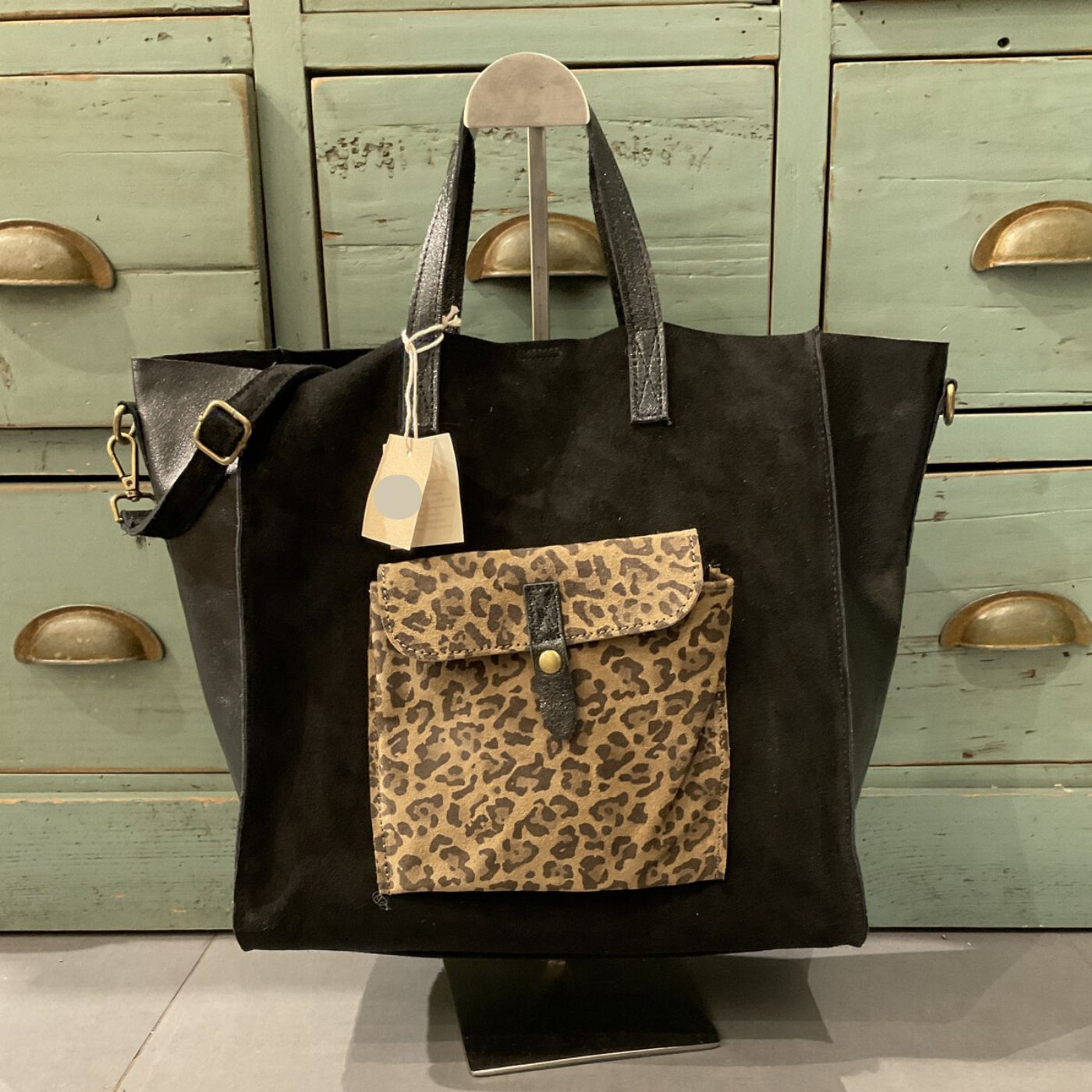 Borsa tote leopardata: eleganza selvaggia e praticità