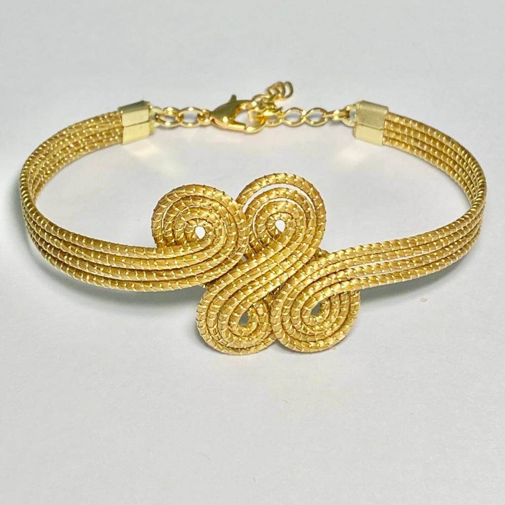 Doppeltes Unendlichkeitssymbol-Armband aus pflanzlichem Gold mit vergoldeter Kette