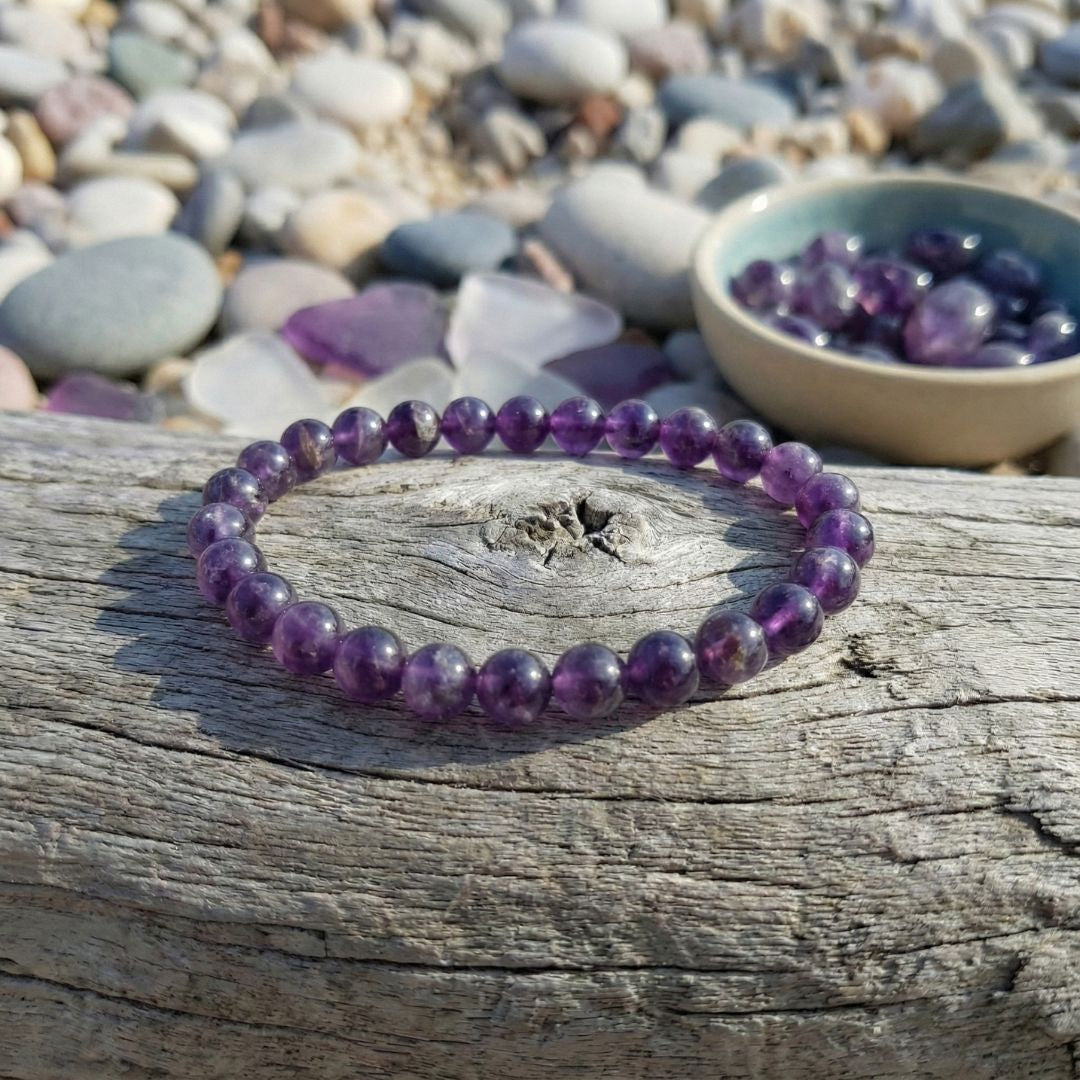 Rundes Amethyst-Perlenarmband