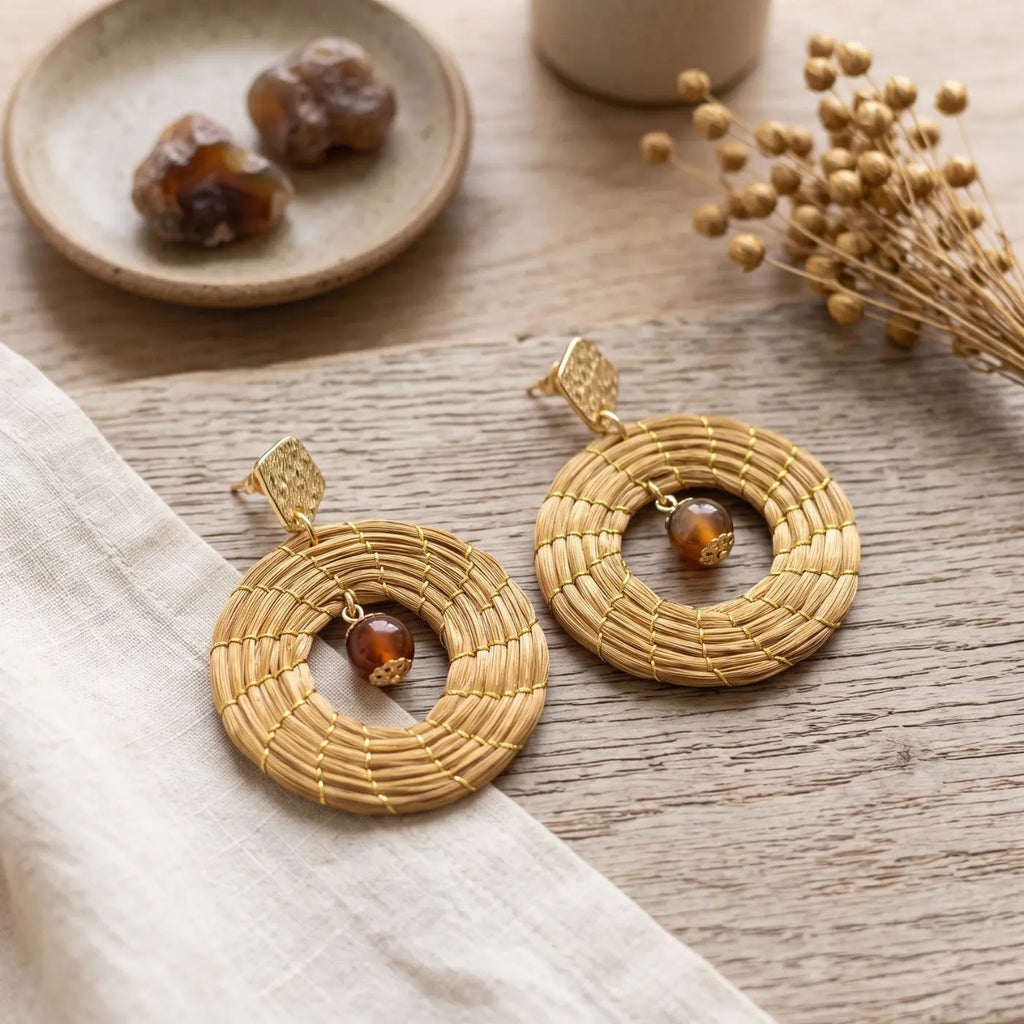 Boucles d’Oreilles Aïra – Or Végétal & Œil de Tigre Cap-Nature