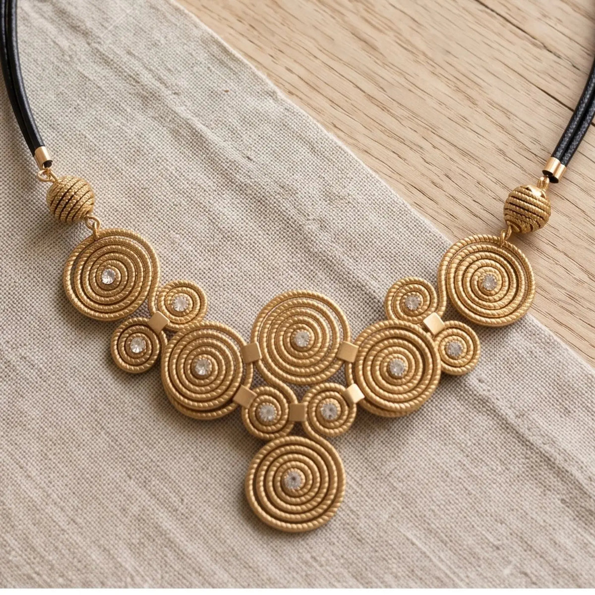 Collier Soléa en or végétal – Ras-du-cou doré