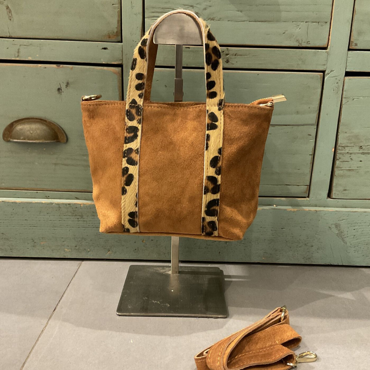 Mini Cabas avec Motif Léopard – L’Élégance Sauvage de l’Hiver 2024/2025 - Cap-Nature