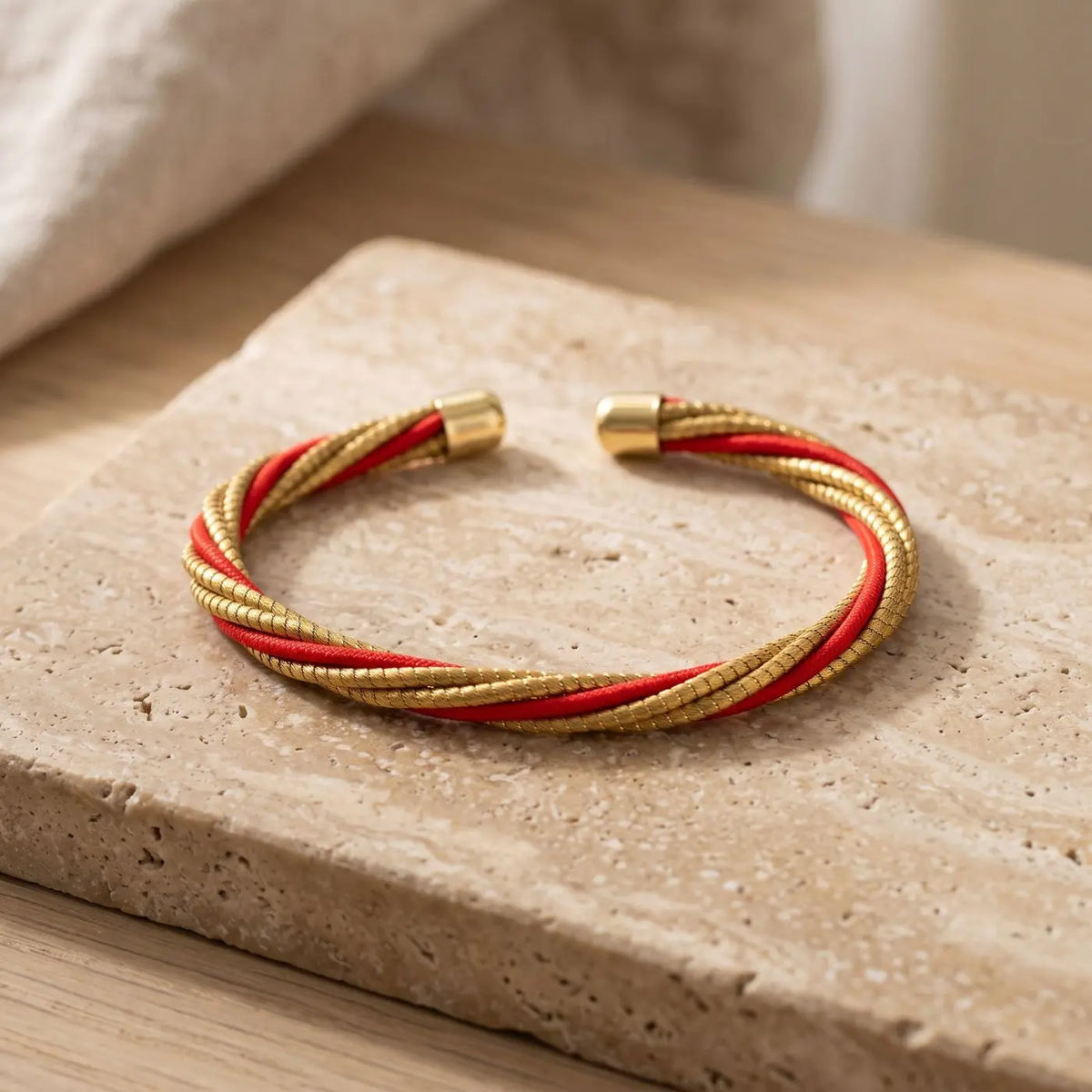Bracelet Fin Tressé en Or Végétal avec Embouts en Plaqué Or Cap-Nature